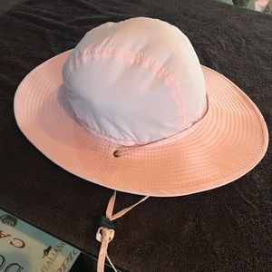 Magellan sun hat.